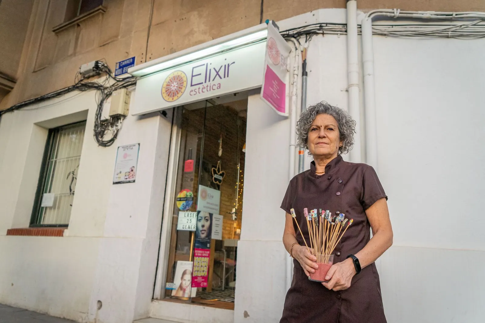 L'Odette Azemar a la porta d'Elixir, el seu centre d'estètica