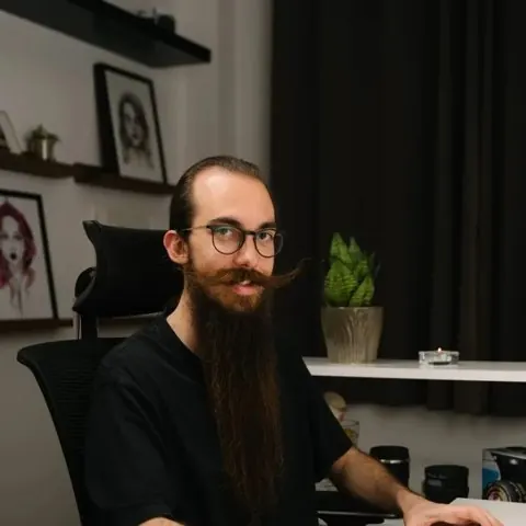 Alex Miró