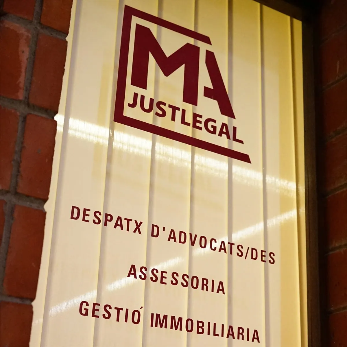 Retolació de Just Legal